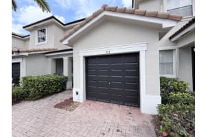 933 42nd Avenue, Homestead, FL 33033 - MLS#B26032728