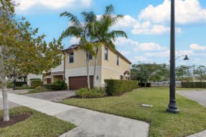 4622 Belgian Lane, Davie, FL 33314 - MLS#B26032745