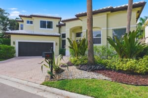 10921 Ravel Court, Boca Raton, FL 33498 - MLS#B26032753