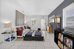 995 156th Terrace, North Miami Beach, FL 33162 - MLS#B26032837