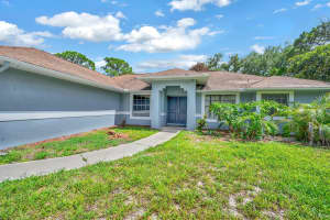601 Howard Street, Fort Pierce, FL 34982 - MLS#B26033166
