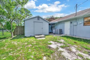 601 Howard Street, Fort Pierce, FL 34982 - MLS#B26033166
