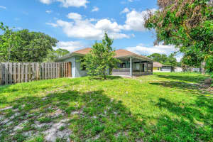 601 Howard Street, Fort Pierce, FL 34982 - MLS#B26033166