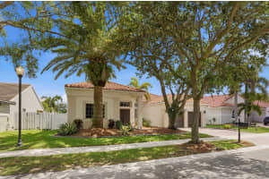 832 Heritage Drive, Weston, FL 33326 - MLS#B26033170