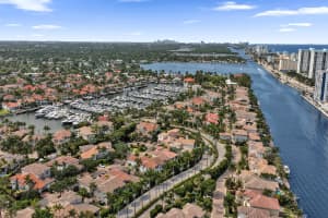824 Spinnaker Dr E, Hollywood, FL 33019, - MLS#B26033178