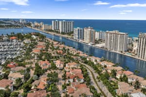 824 Spinnaker Dr E, Hollywood, FL 33019, - MLS#B26033178