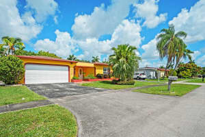 4245 115th Avenue, Sunrise, FL 33323 - MLS#B26033313