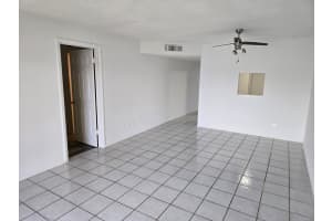 8060 Colony Cir Circle, Tamarac, FL 33321 - MLS#B26033385