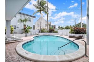 6941 Carlyle Avenue, Miami Beach, FL 33141 - MLS#B26033857