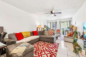 6941 Carlyle Avenue, Miami Beach, FL 33141 - MLS#B26033857
