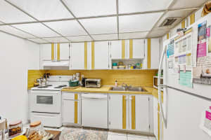 6941 Carlyle Avenue, Miami Beach, FL 33141 - MLS#B26033857