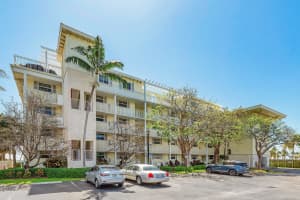 2080 Hillsboro Boulevard, Deerfield Beach, FL 33441 - MLS#B26033891