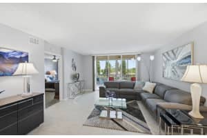 9587 Weldon Circle, Tamarac, FL 33321 - MLS#B26033969