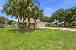 724 24th Square, Vero Beach, FL 32962 - MLS#B26034445