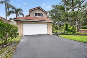 10111 4th Street, Plantation, FL 33324 - MLS#B26034531