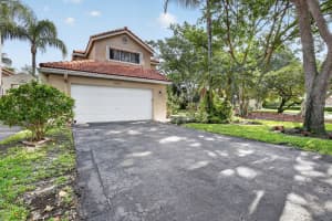 10111 4th Street, Plantation, FL 33324 - MLS#B26034531