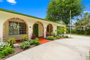 240 Lake Drive, Coconut Creek, FL 33066 - MLS#B26034599