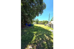 1252 35th Street, Miami, FL 33142 - MLS#B26034664