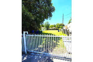 1252 35th Street, Miami, FL 33142 - MLS#B26034664