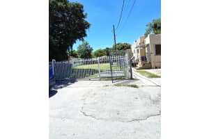 1252 35th Street, Miami, FL 33142 - MLS#B26034664