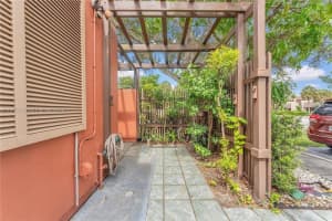 1490 Laguna Lane, Pembroke Pines, FL 33026 - MLS#B26034730