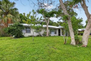 941 Atlantus Avenue, Port Saint Lucie, FL 34983 - MLS#B26034732