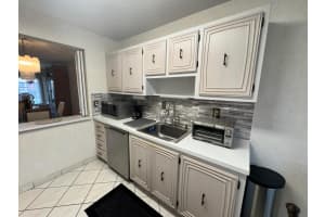 13731 Flora Place, Delray Beach, FL 33484 - MLS#B26034749