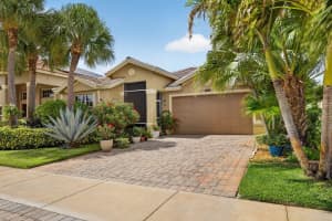 2206 Newport Isles Boulevard, Port Saint Lucie, FL 34953 - MLS#B26034903