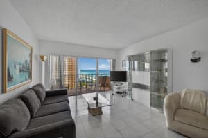 1950 Ocean Drive, Hallandale Beach, FL 33009 - MLS#B26034960