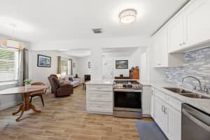 6404 Oak Street, Hollywood, FL 33024 - MLS#B26034973