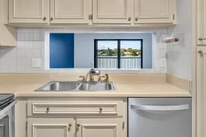 5510 Lakeside Drive, Margate, FL 33063 - MLS#B26035092
