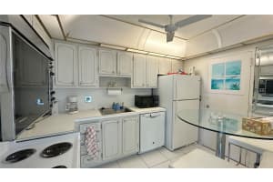 5100 Dupont Boulevard, Fort Lauderdale, FL 33308 - MLS#B26035096