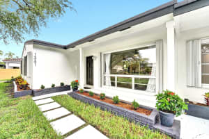 1341 30th Road, Hollywood, FL 33021 - MLS#B26035123