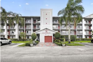 801 138th Avenue, Pembroke Pines, FL 33027 - MLS#B26035155