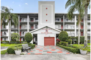 801 138th Avenue, Pembroke Pines, FL 33027 - MLS#B26035155
