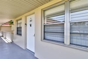 63 Woodland Drive, Vero Beach, FL 32962 - MLS#B26035299