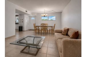 8962 Hollybrook Boulevard, Pembroke Pines, FL 33025 - MLS#B26035326