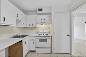 4174 Inverrary Drive, Lauderhill, FL 33319 - MLS#B26035430