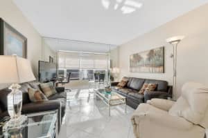 2900 47th Terrace, Lauderdale Lakes, FL 33313 - MLS#B26035446