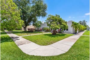400 5th Avenue, Pompano Beach, FL 33060 - MLS#B26035488