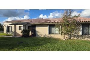 566 Village Lake Drive, Weston, FL 33326 - MLS#B26035505