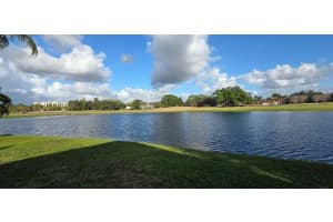 566 Village Lake Drive, Weston, FL 33326 - MLS#B26035505