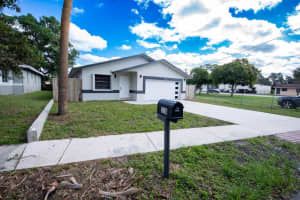 110 6th Avenue, Dania Beach, FL 33004 - MLS#B26035508