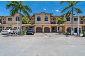 9265 Nw 16th Street, Pembroke Pines, Fl 33024, Pembroke Pines