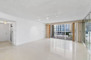 2751 Ocean Drive, Hollywood, FL 33019 - MLS#B26035595