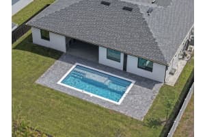 2015 21st Street, Cape Coral, FL 33993 - MLS#B26035907