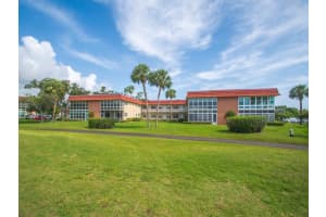 105 Spring Lake Court, Vero Beach, FL 32962 - MLS#B26035928