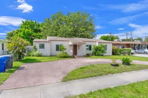 2126 Washington Street, Hollywood, FL 33020 - MLS#B26036051