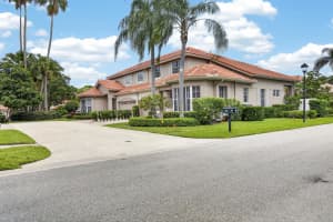 32 Monterey Pointe Drive, Palm Beach Gardens, FL 33418 - MLS#B26036147