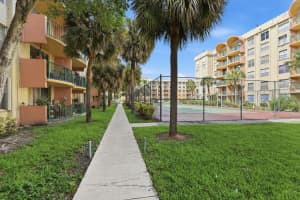 9360 Fontainebleau Boulevard, Miami, FL 33172 - MLS#B26036158